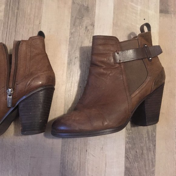 Vince Camuto Size 6.5 Brown Booties - Picture 1 of 5